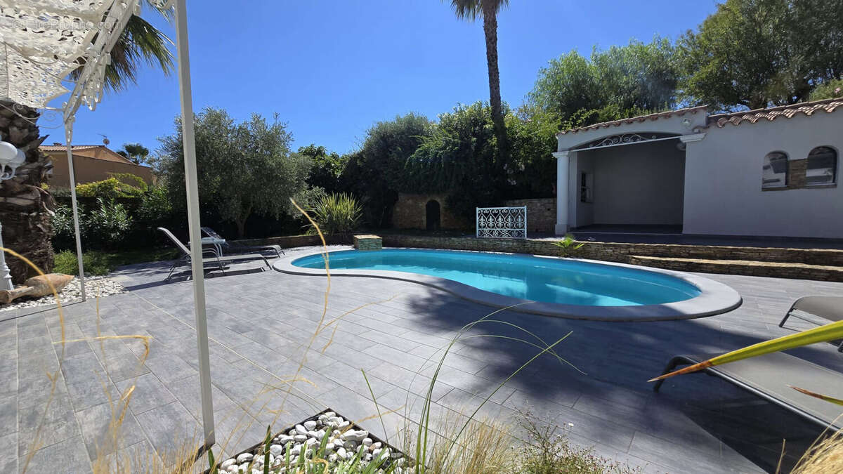 Maison à LE CASTELLET