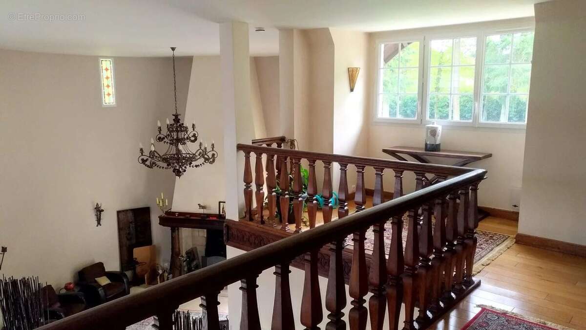 Maison à LES LOGES-EN-JOSAS