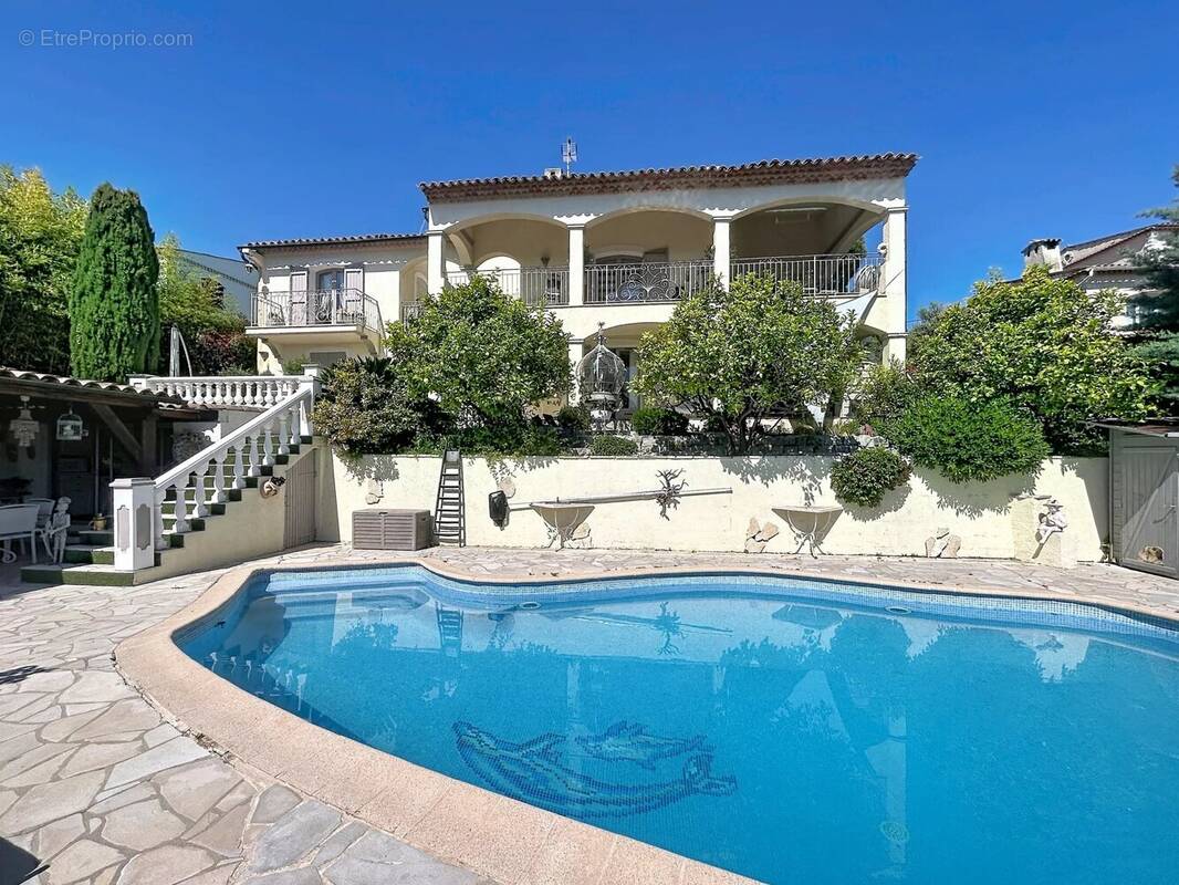 Maison à LA GAUDE