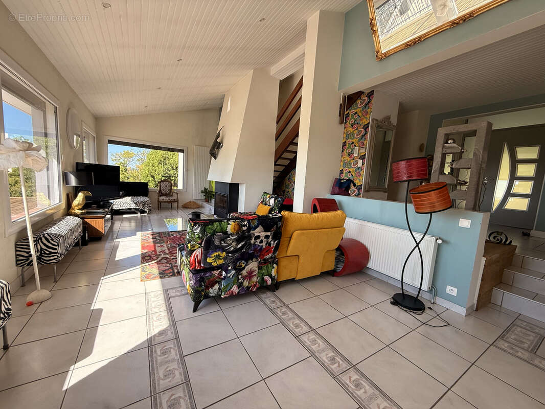 Maison à PUJOLS