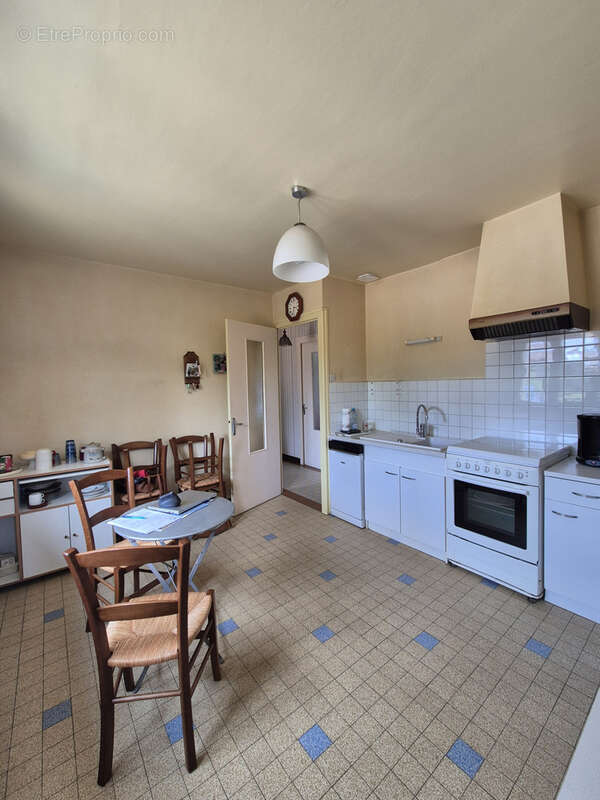 Maison de plain-pied avec 2 644 m2 de terrain st jean sur veyle - photo 3