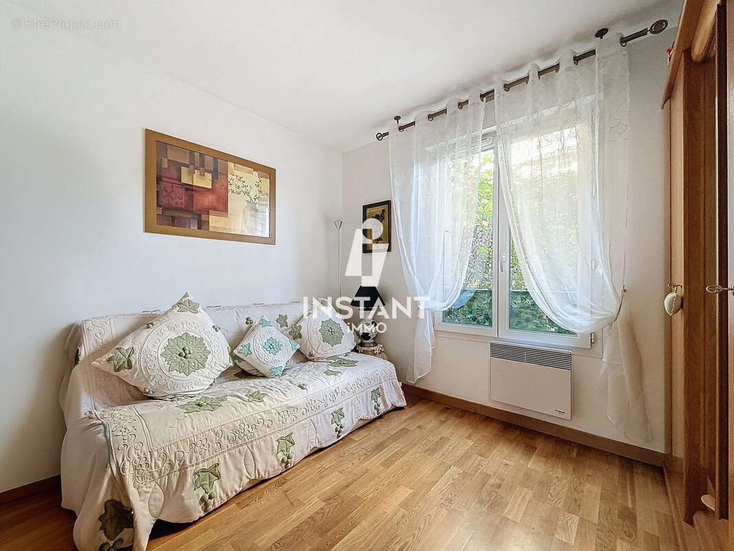Appartement à CHARENTON-LE-PONT