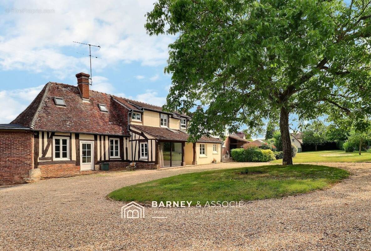 Maison à ARNIERES-SUR-ITON