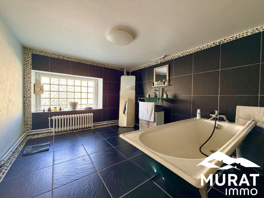 Maison à CLERMONT-FERRAND