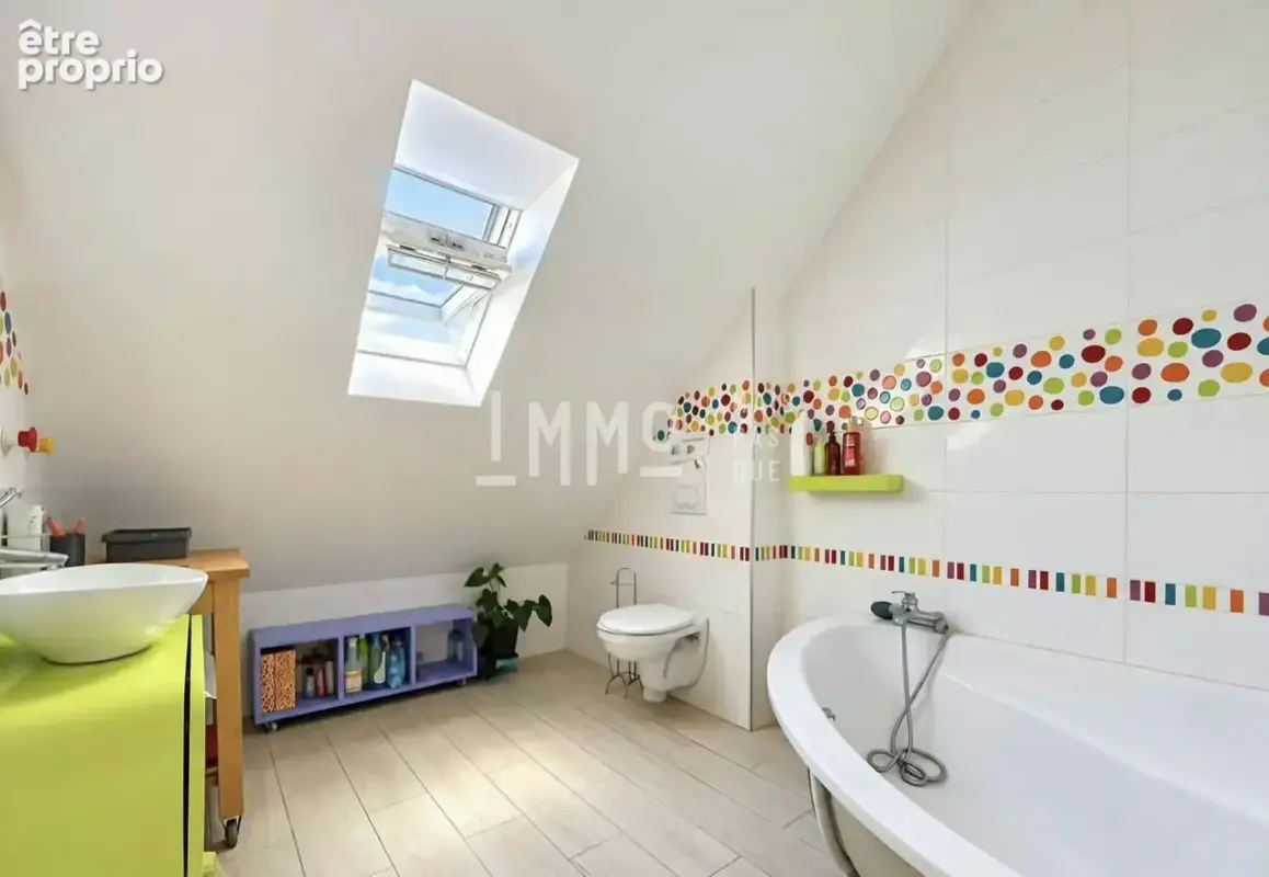 Maison 6 pièces 137 m² à vendre à Brehal (50290) - photo 8