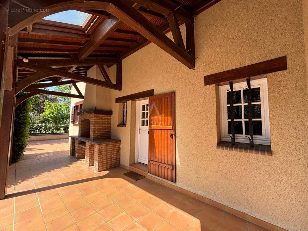 Maison à MIRE