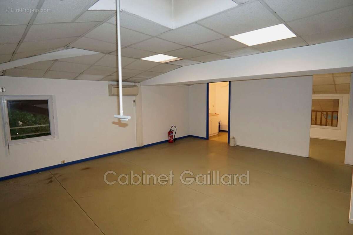 Commerce 122 m² à Callian  - photo 7