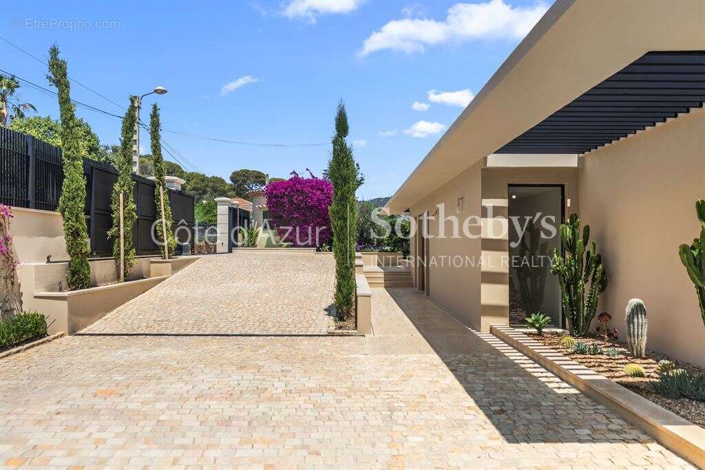 Villa contemporaine avec vue mer panoramique à Nice Mont Boron, face à Villefranche-sur-Mer - photo 4