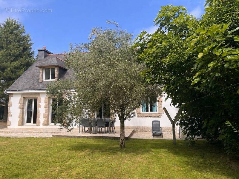 Maison à SAINT-AVE