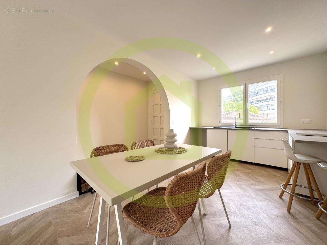 Appartement à ROQUEBRUNE-CAP-MARTIN