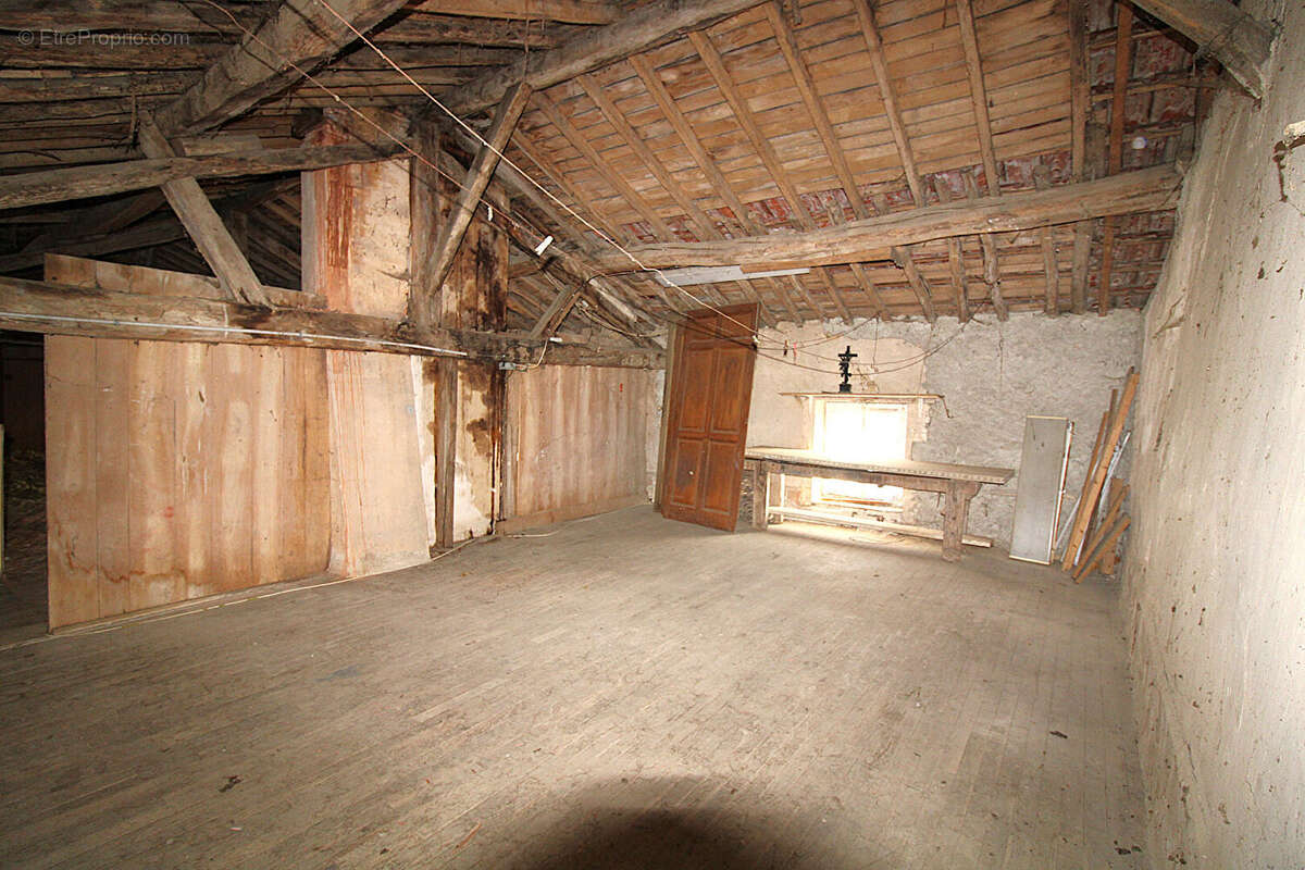 Maison à SOMMEVOIRE