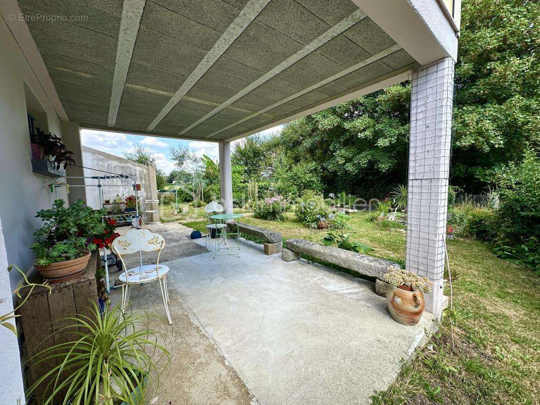 Maison 135 m² à Coray - photo 18