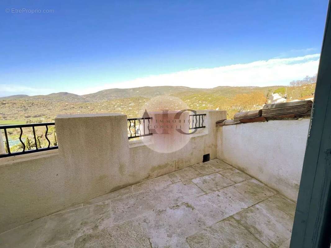 Appartement à FAYENCE