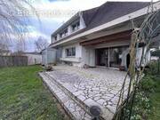 Maison à BRUYERES-ET-MONTBERAULT
