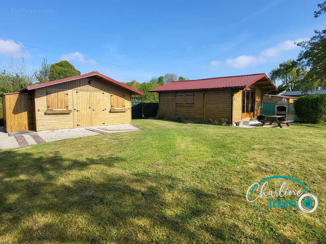 Terrain à LONGPRE-LES-CORPS-SAINTS