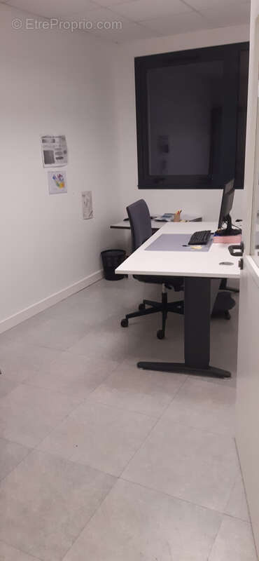 Commerce à LES HERBIERS