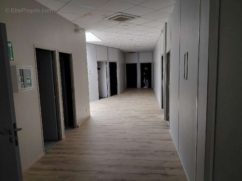 Commerce à GONDREVILLE