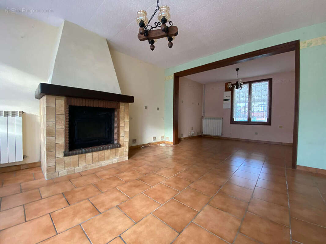 Maison à NEUILLY-SAINT-FRONT