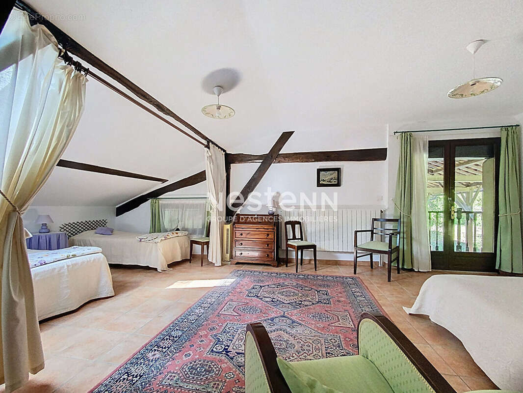 Maison à SEISSAN