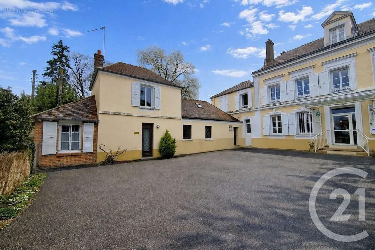 Appartement à MOISSY-CRAMAYEL