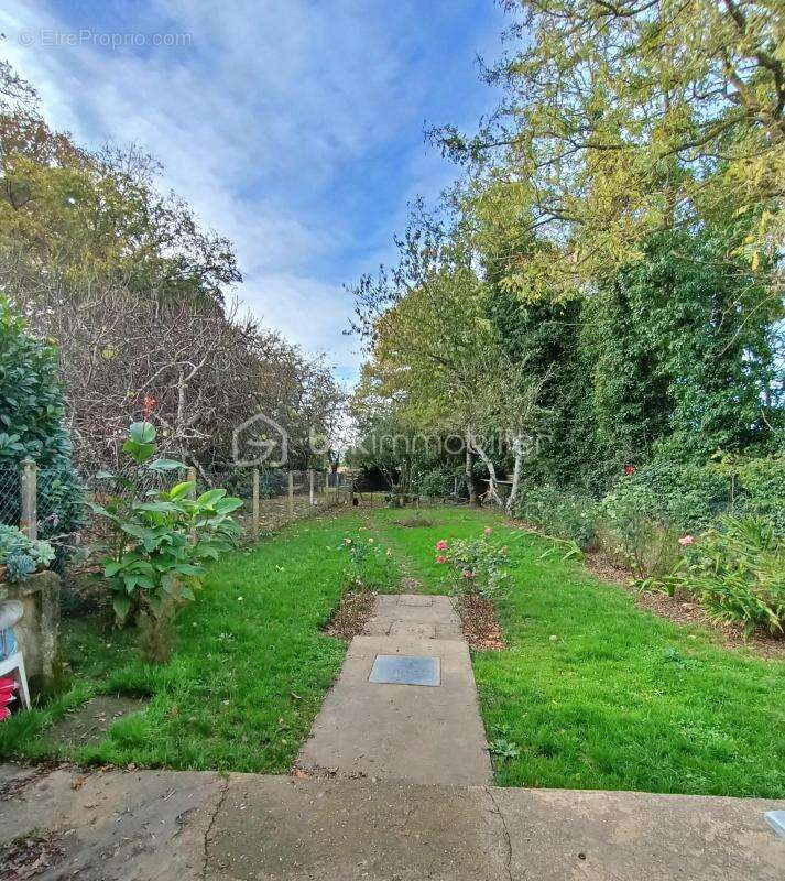 Maison à SAINT-PORCHAIRE