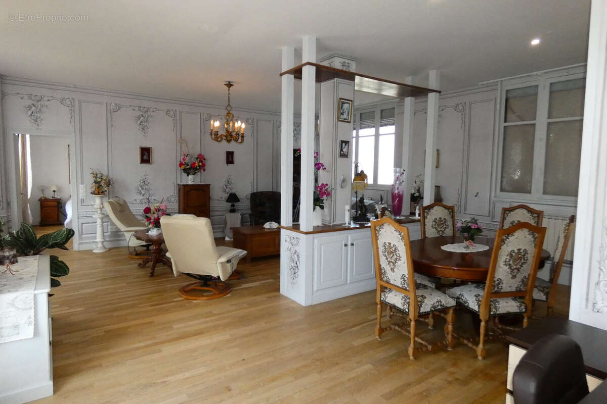 Appartement à NERIS-LES-BAINS