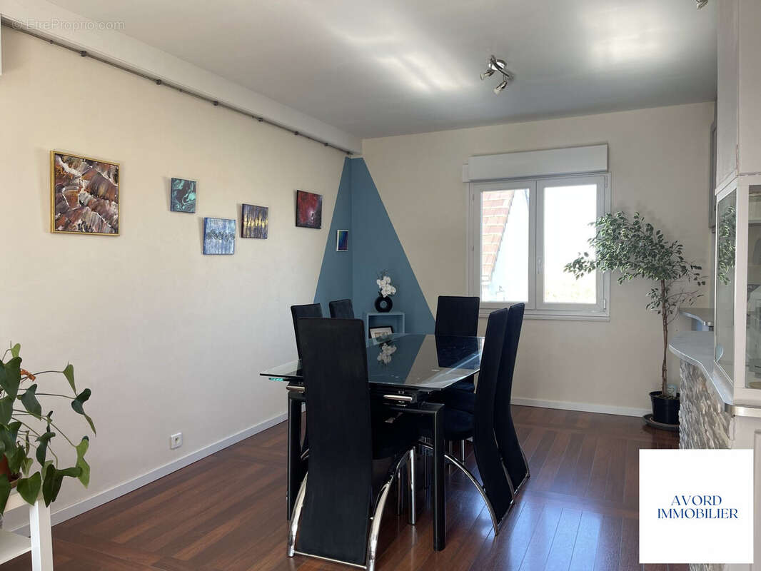 Maison à JUSSY-CHAMPAGNE