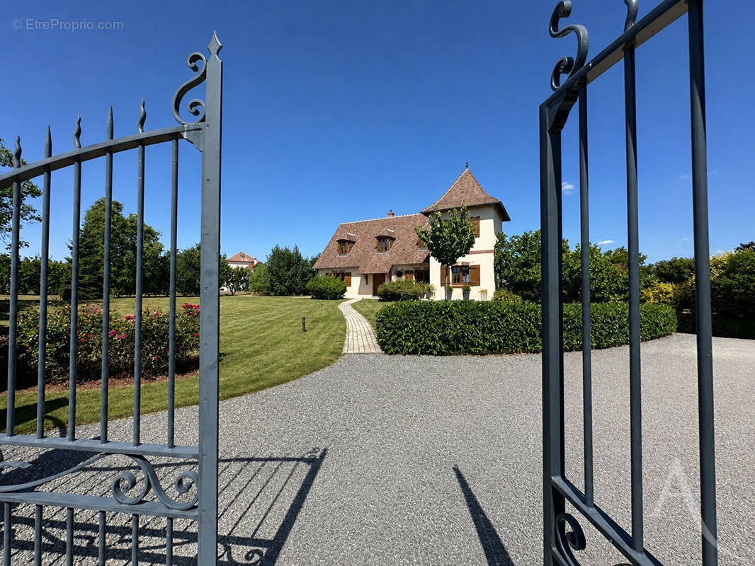 Maison à TROUY
