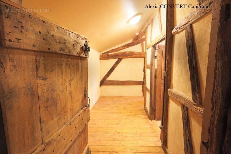 Maison à MONTREVEL-EN-BRESSE