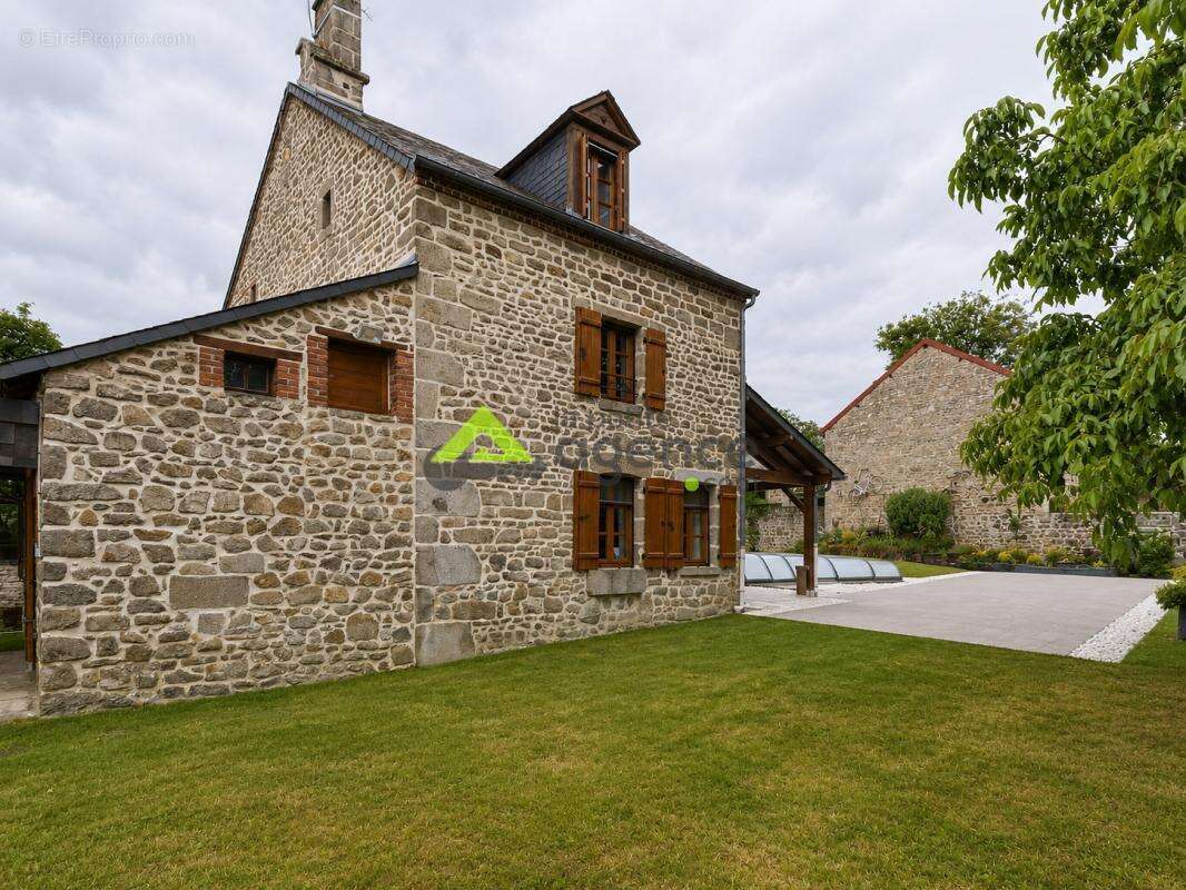 Maison de caractère rénovée avec piscine, sauna et potentiel - photo 4