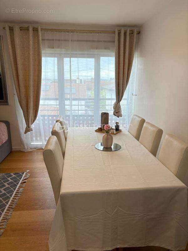 Appartement à RUEIL-MALMAISON