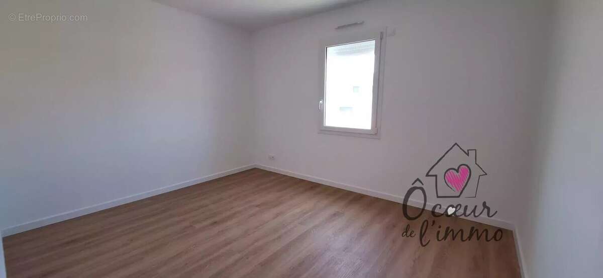 Maison à SAINT-MACAIRE-EN-MAUGES