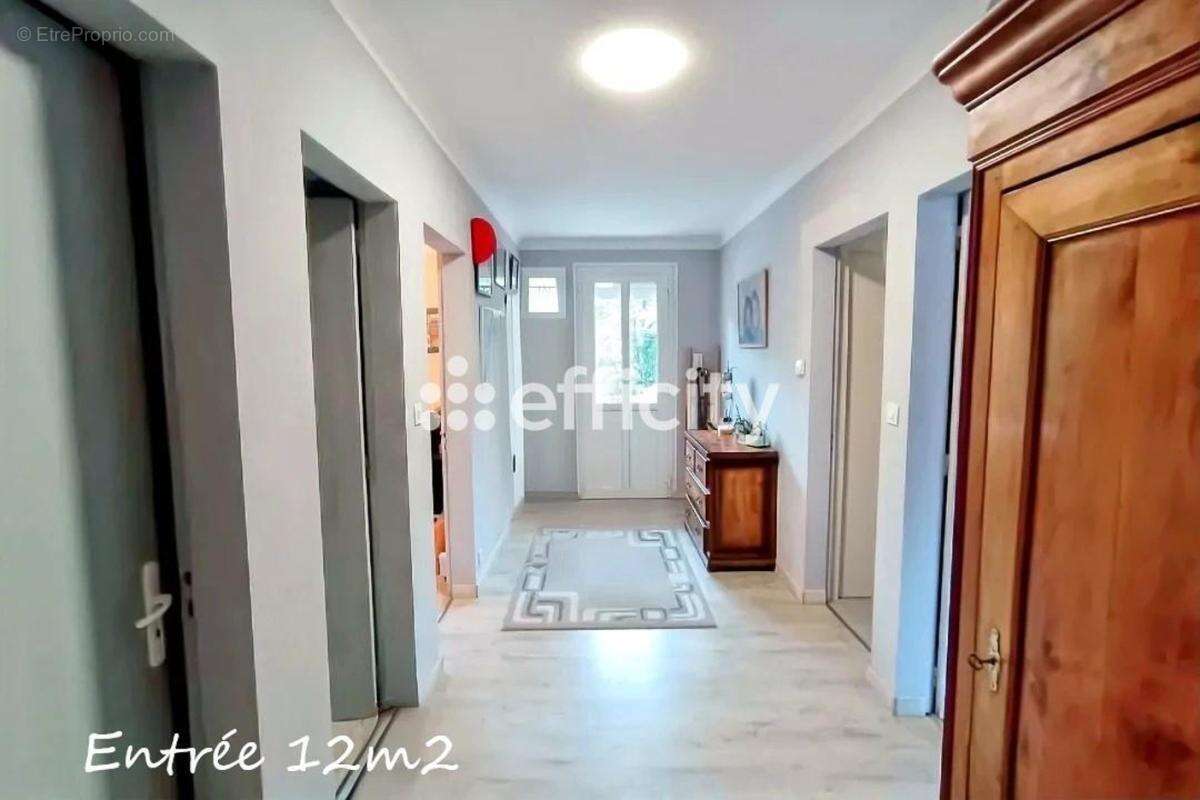 Maison 170 m² à Saint-Herblain  - photo 7
