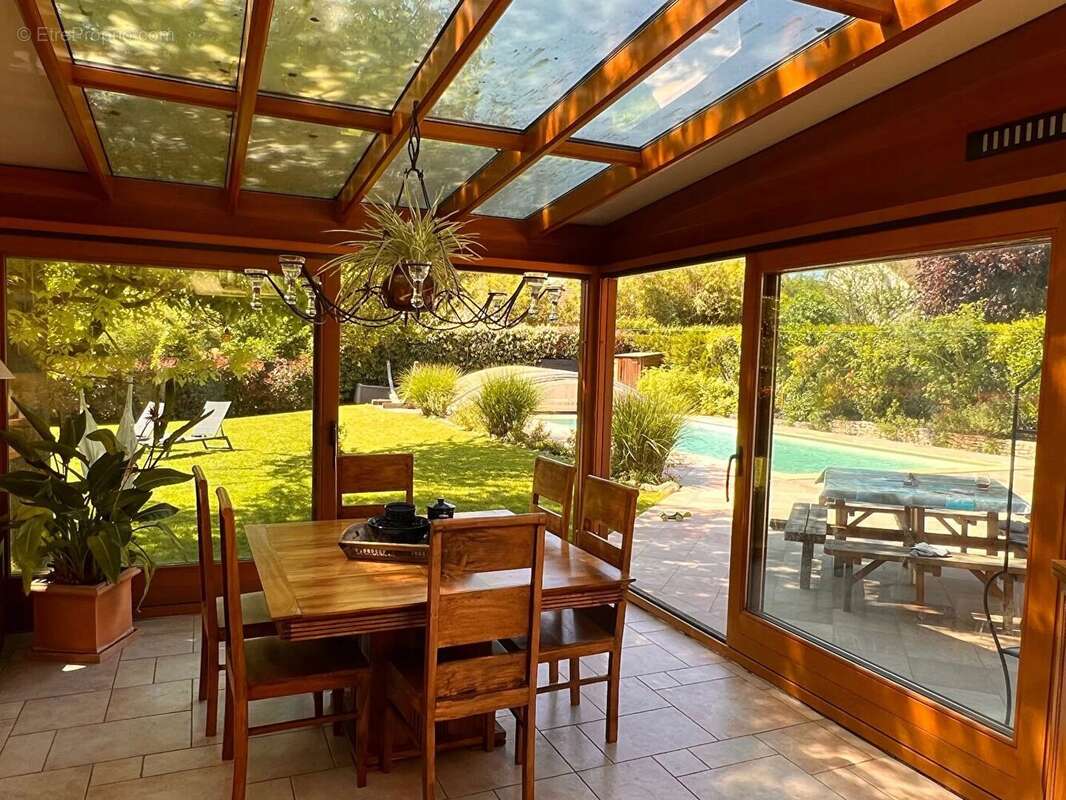 Maison à SAINT-NOM-LA-BRETECHE