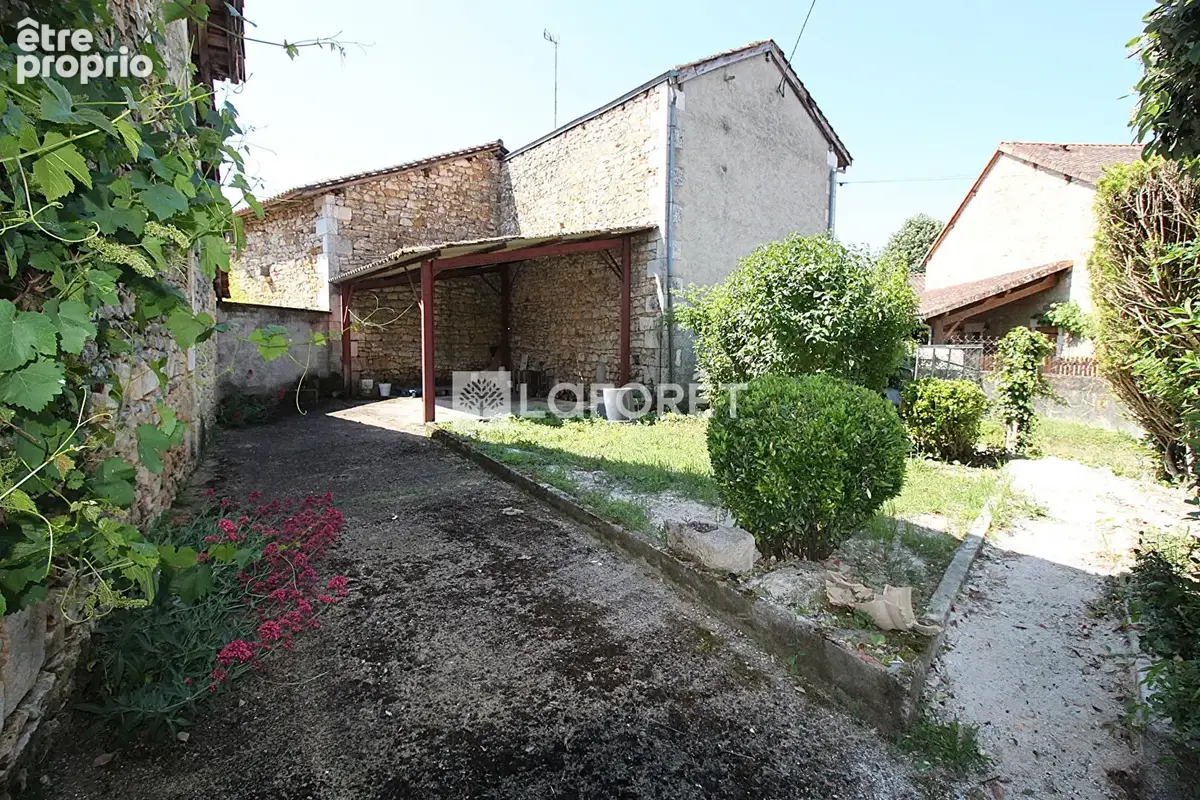 Maison à SAINT-FRONT-LA-RIVIERE