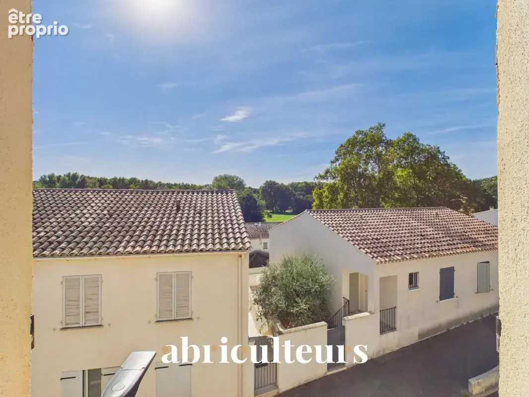 Maison de village T4 de 107 m² en vente à Grans (13450) - photo 9