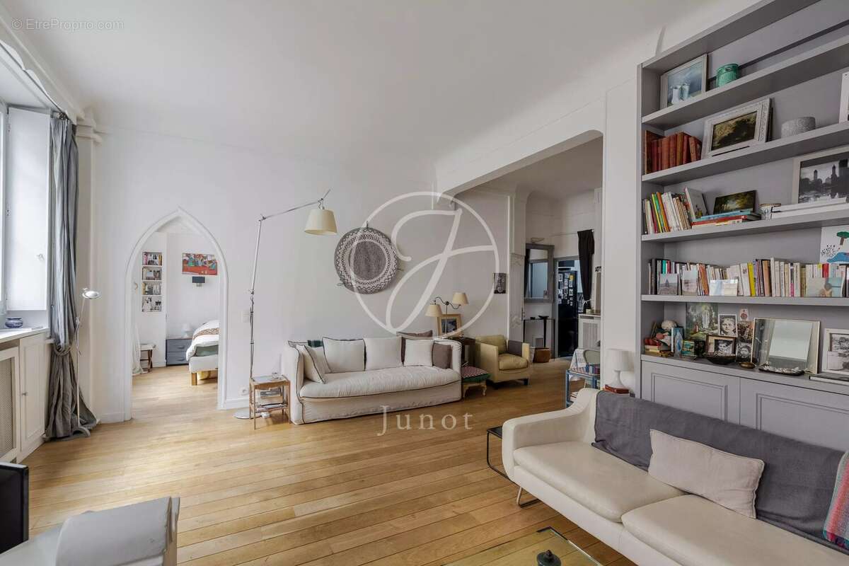 Appartement à PARIS-9E