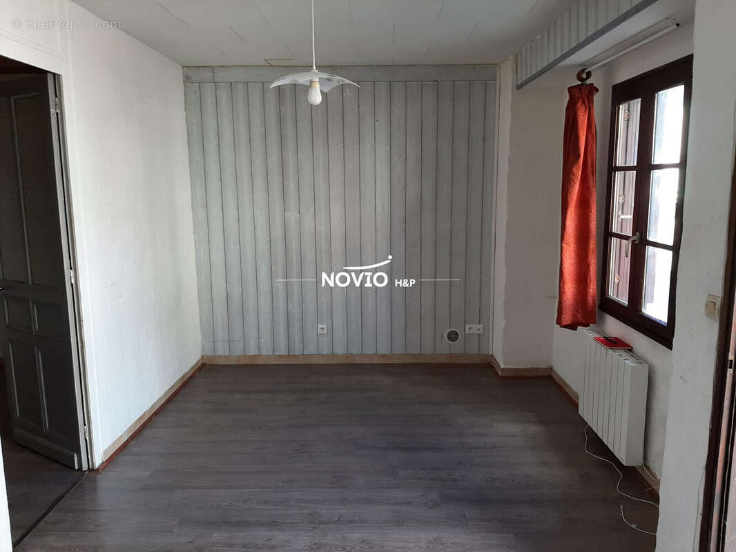 Appartement 209 m² à Scorbe-Clairvaux  - photo 2