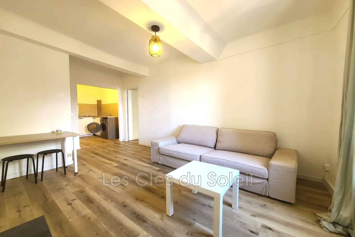 Appartement à CUERS