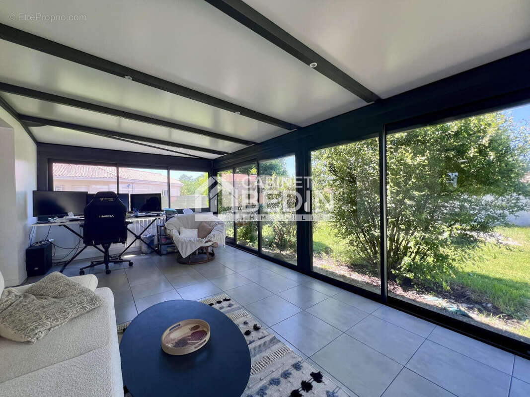 Maison à AMBARES-ET-LAGRAVE