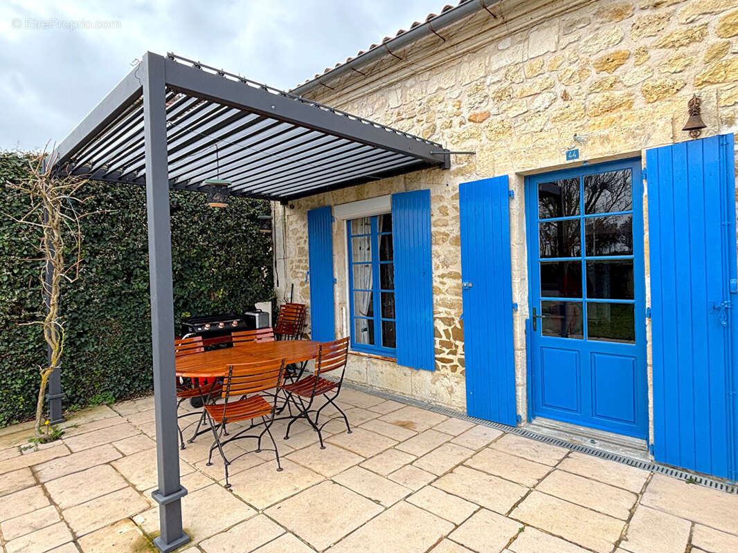 Maison à MORTAGNE-SUR-GIRONDE