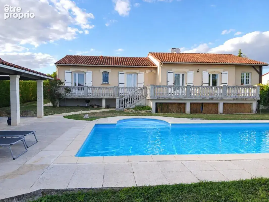 Maison à vendre 6 pièces Proche de AUBETERRE SUR DRONNE (16) - photo 2