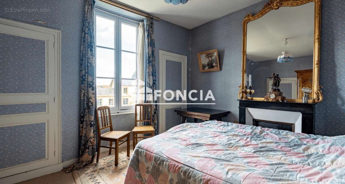 Maison à FRESNAY-SUR-SARTHE
