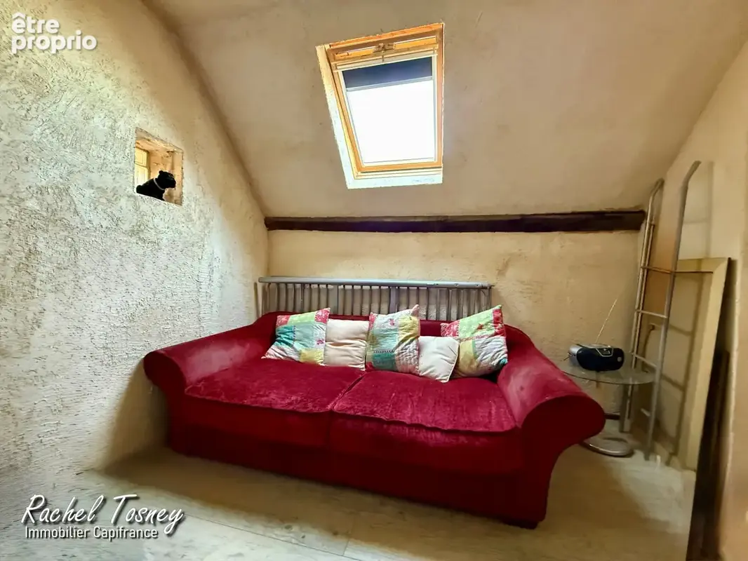 À VENDRE – Authentique corps de ferme T7 -210m²- rénové avec jardin et vue sur les Vosges – - photo 15