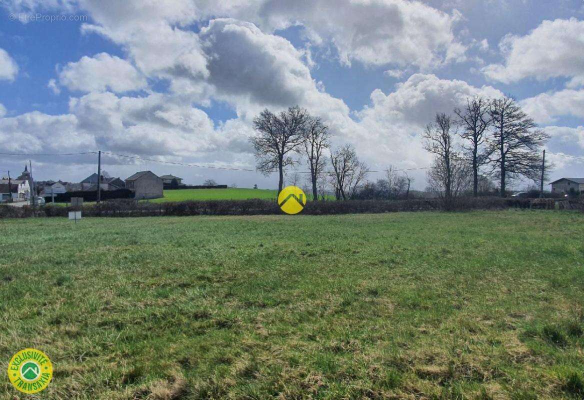 Terrain à MERINCHAL