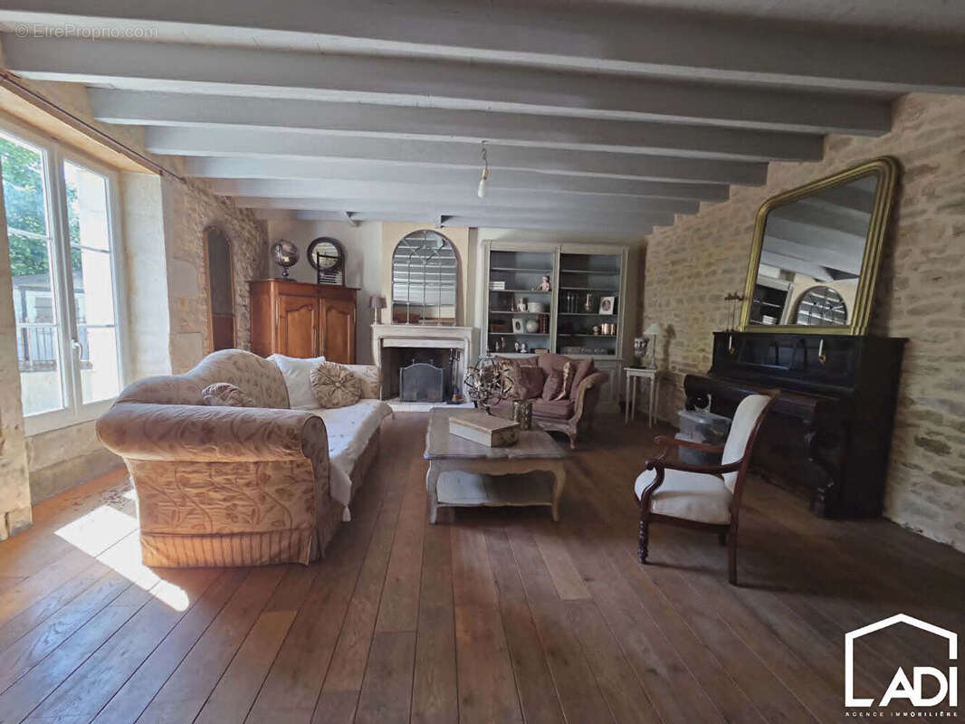 Maison à NANTEUIL