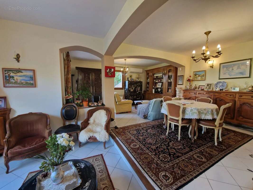 Maison à LES ISSAMBRES