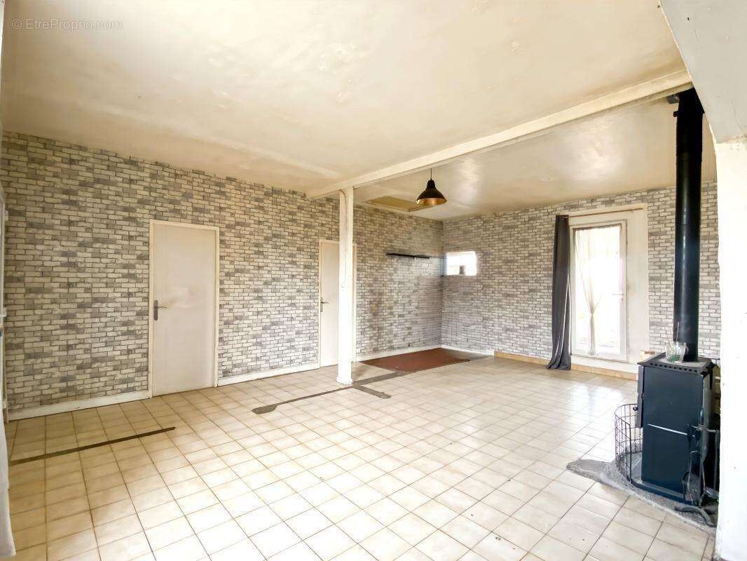 Maison à PORQUERICOURT