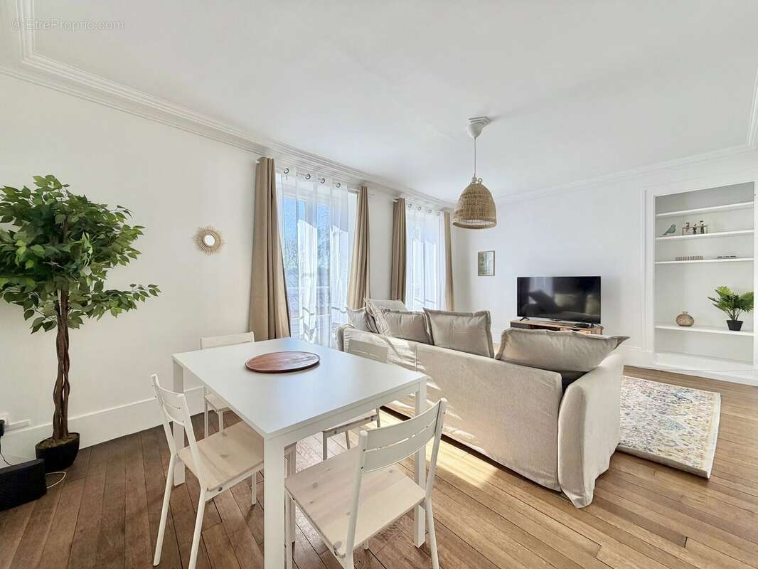 Appartement à VERRIERES-LE-BUISSON