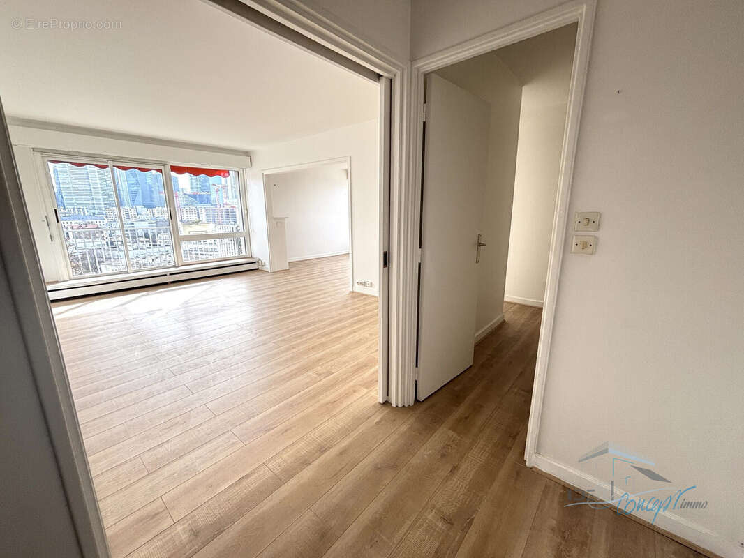 Appartement à COURBEVOIE